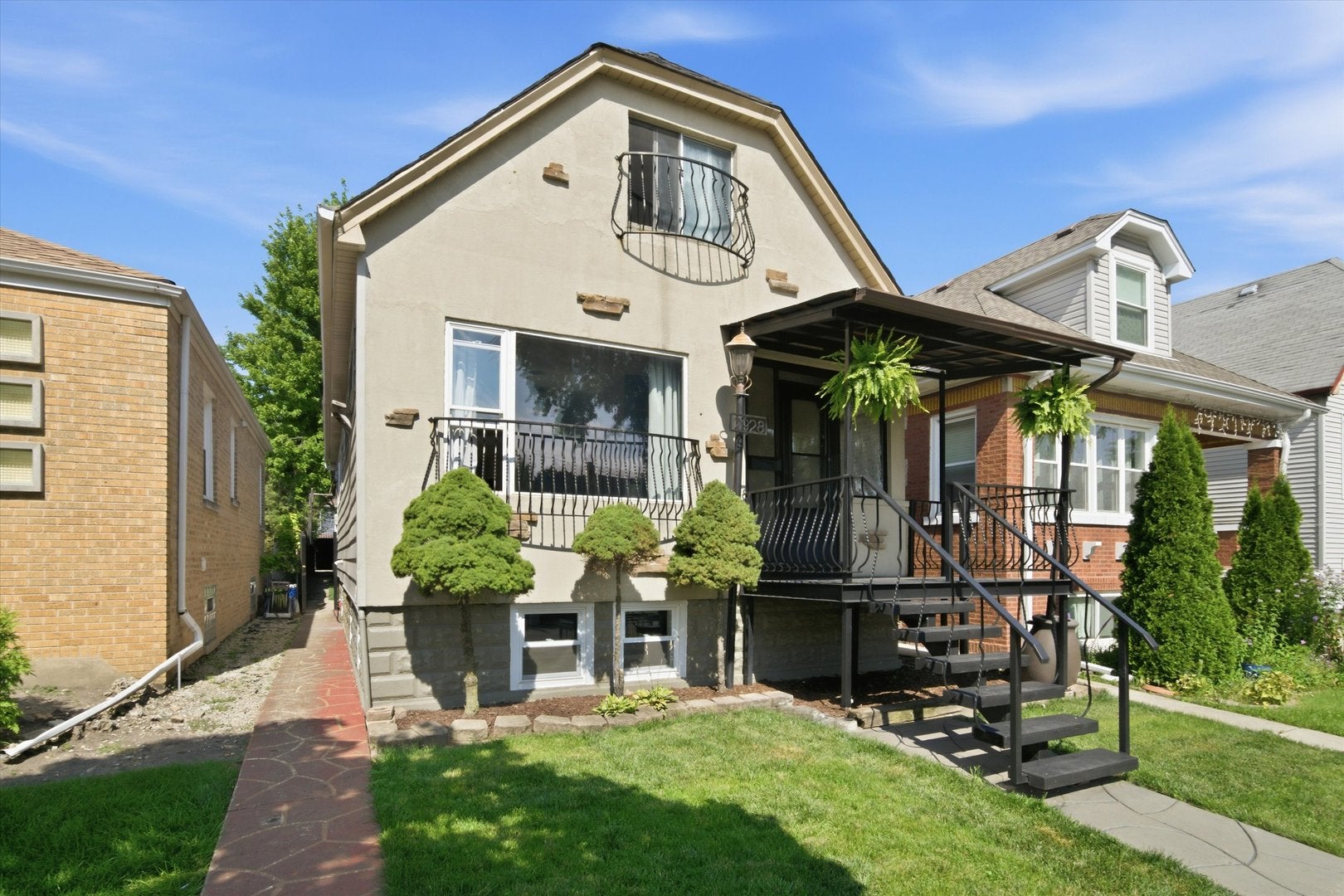 2928 N Mobile Avenue