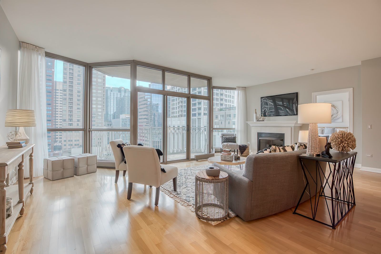 21 E Huron Street 1205