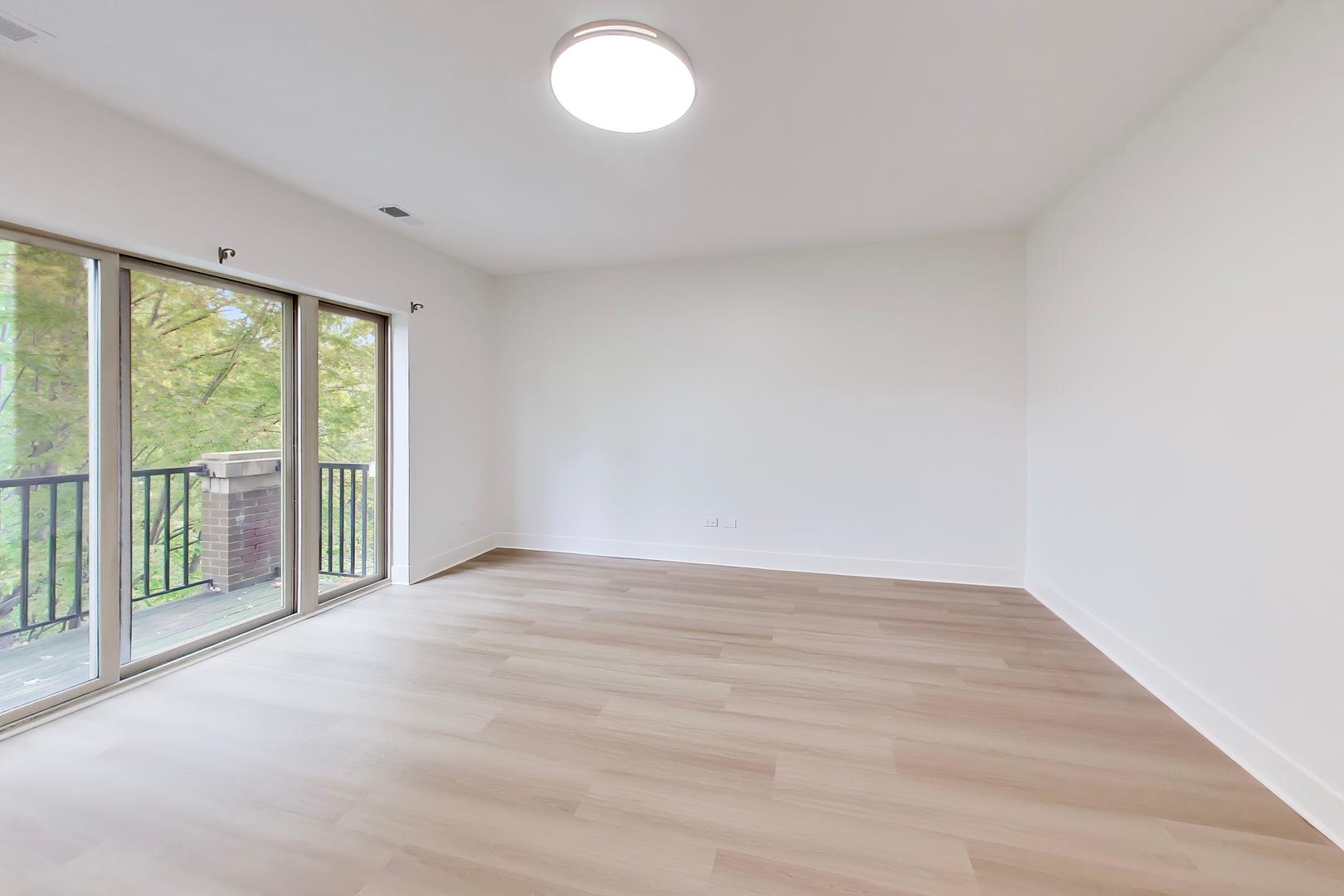1149 W Washburne Avenue 301