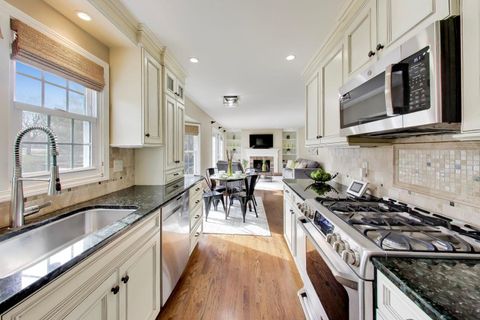 Tiny photo for 606 Thackeray Lane, Fox River Grove, IL 60021 (MLS # 12586964)