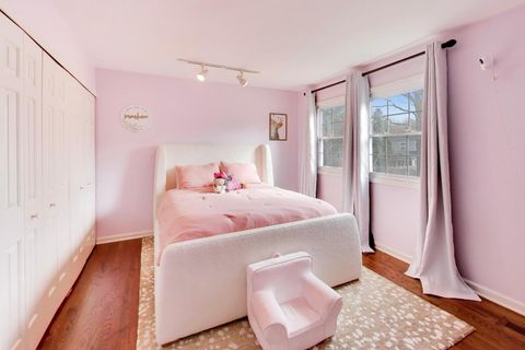 Tiny photo for 606 Thackeray Lane, Fox River Grove, IL 60021 (MLS # 12586964)