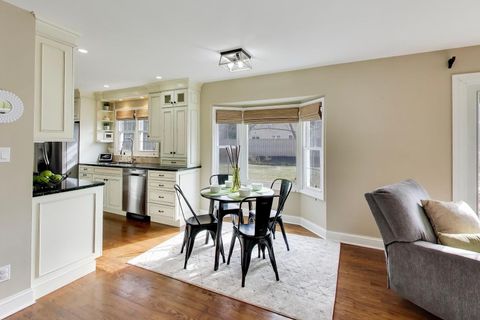 Tiny photo for 606 Thackeray Lane, Fox River Grove, IL 60021 (MLS # 12586964)