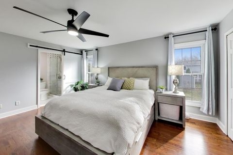 Tiny photo for 606 Thackeray Lane, Fox River Grove, IL 60021 (MLS # 12586964)