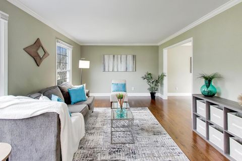 Tiny photo for 606 Thackeray Lane, Fox River Grove, IL 60021 (MLS # 12586964)