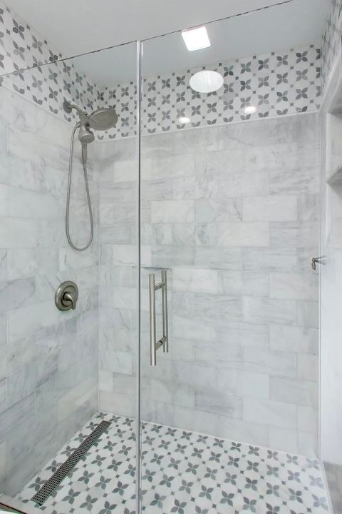 Tiny photo for 606 Thackeray Lane, Fox River Grove, IL 60021 (MLS # 12586964)