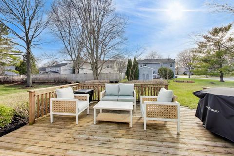 Tiny photo for 606 Thackeray Lane, Fox River Grove, IL 60021 (MLS # 12586964)