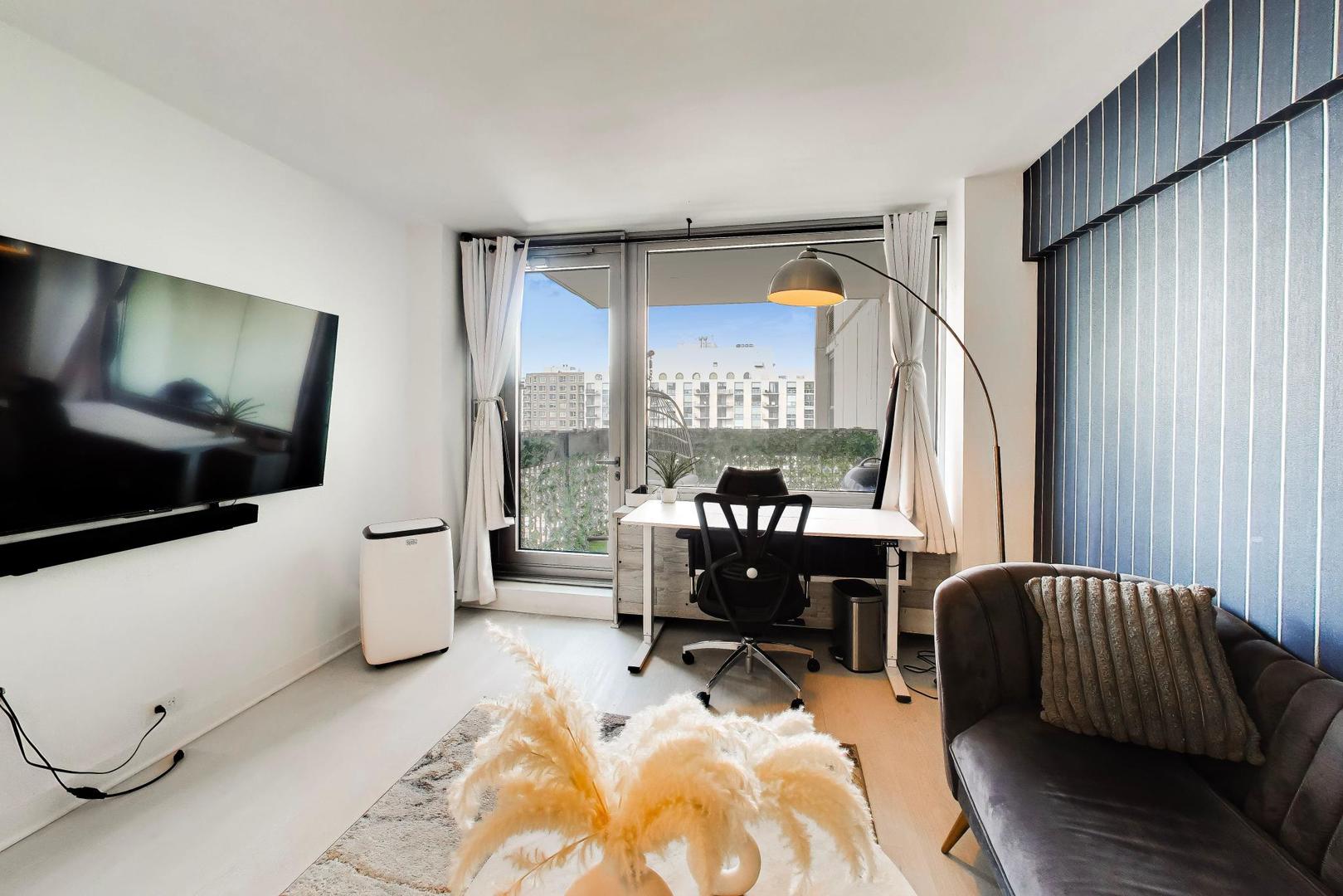 1255 N SANDBURG Terrace 1505