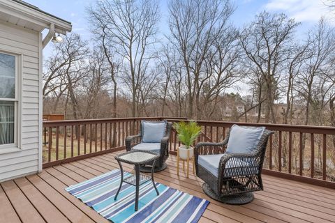 Tiny photo for 722 24th Avenue Court, Moline, IL 61265 (MLS # 12598978)