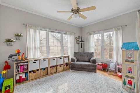 Tiny photo for 722 24th Avenue Court, Moline, IL 61265 (MLS # 12598978)