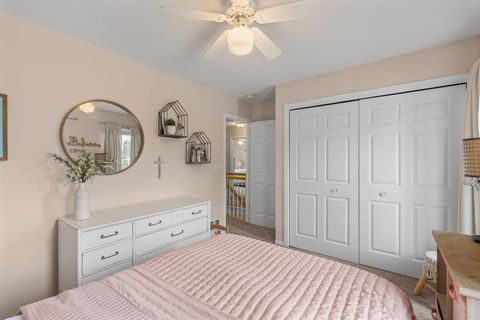 Tiny photo for 722 24th Avenue Court, Moline, IL 61265 (MLS # 12598978)