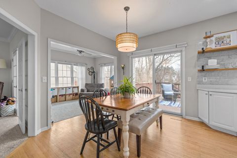 Tiny photo for 722 24th Avenue Court, Moline, IL 61265 (MLS # 12598978)