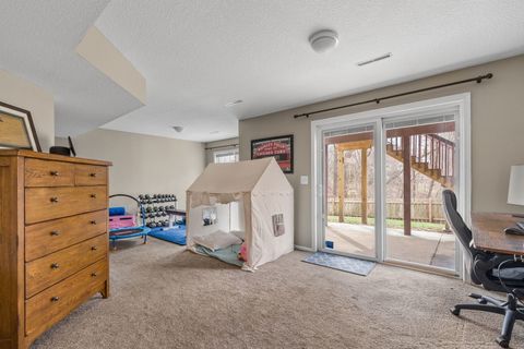 Tiny photo for 722 24th Avenue Court, Moline, IL 61265 (MLS # 12598978)