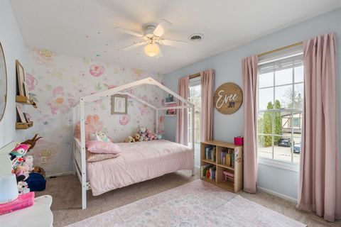 Tiny photo for 722 24th Avenue Court, Moline, IL 61265 (MLS # 12598978)