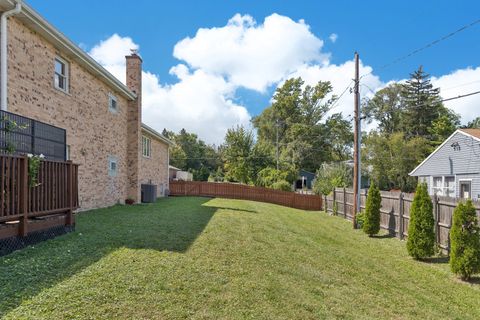 Tiny photo for 715 Fuller Road, Gurnee, IL 60031 (MLS # 12459615)