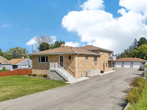 Photo of 715 Fuller Road, Gurnee, IL 60031 (MLS # 12459615)