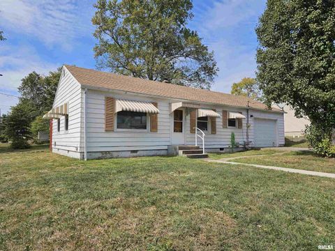 Tiny photo for 713 N 10TH Street, Mt Vernon, IL 62864 (MLS # 12616205)