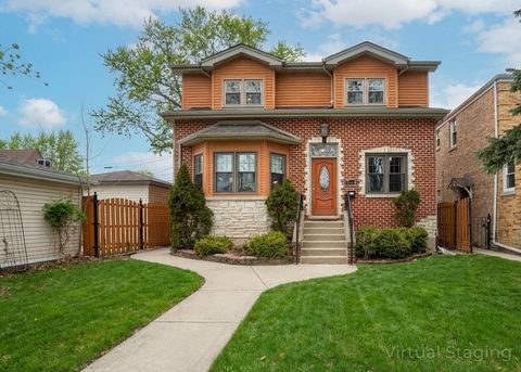 Photo of 4910 W Catalpa Avenue, Chicago, IL 60630 (MLS # 12603242)