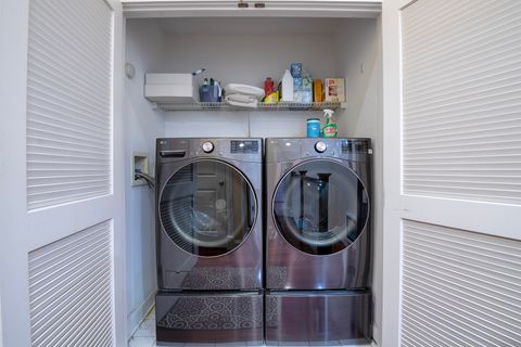 Tiny photo for 4910 W Catalpa Avenue, Chicago, IL 60630 (MLS # 12603242)