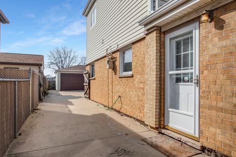 Tiny photo for 12704 S Muskegon Avenue, Chicago, IL 60633 (MLS # 12558011)