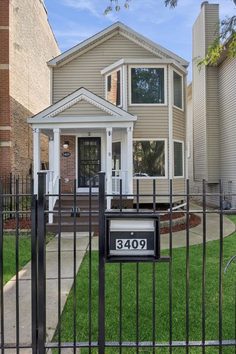 Tiny photo for 3409 S INDIANA Avenue, Chicago, IL 60616 (MLS # 12479592)