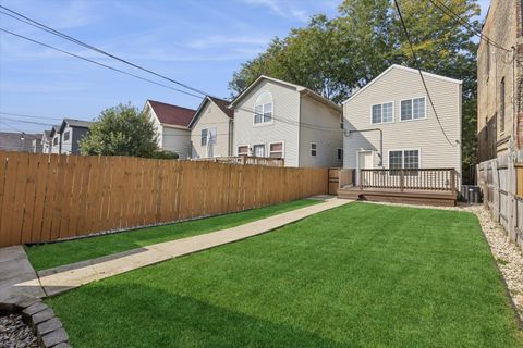 Tiny photo for 3409 S INDIANA Avenue, Chicago, IL 60616 (MLS # 12479592)