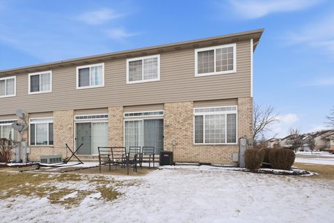 Tiny photo for 18510 BELLAGIO Circle #18510, Tinley Park, IL 60477 (MLS # 12613610)