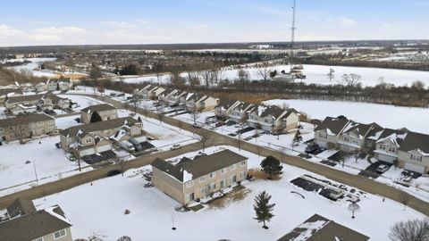 Tiny photo for 18510 BELLAGIO Circle #18510, Tinley Park, IL 60477 (MLS # 12613610)