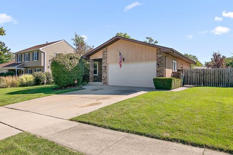 Photo of 8327 Chelsea Lane, Woodridge, IL 60517 (MLS # 12461449) Photo of 8327 Chelsea Lane, Woodridge, IL 60517 (MLS # 12461449)