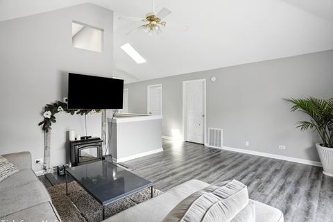 Tiny photo for 28629 W Ravine Drive, Barrington, IL 60010 (MLS # 12592590)