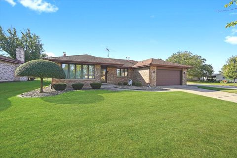 Photo of 8319 161st Place, Tinley Park, IL 60477 (MLS # 12482795)