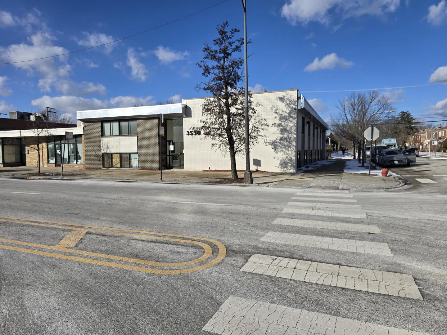 3530 W Peterson Avenue