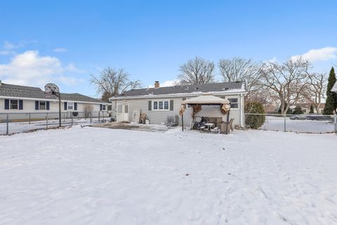 Tiny photo for 8014 MOBILE Avenue, Burbank, IL 60459 (MLS # 12552504)