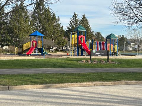 Tiny photo for 356 Fallbrook Court, Schaumburg, IL 60194 (MLS # 12612877)