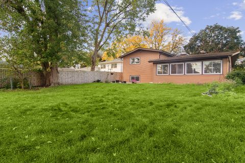 Tiny photo for 1355 Phoenix Drive, Des Plaines, IL 60018 (MLS # 12458966)