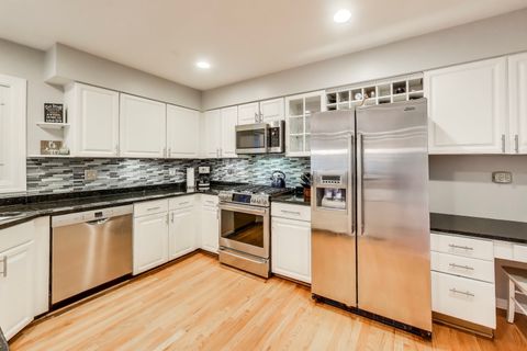 Tiny photo for 2608 N Wilshire Lane, Arlington Heights, IL 60004 (MLS # 12472754)