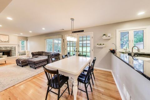 Tiny photo for 2608 N Wilshire Lane, Arlington Heights, IL 60004 (MLS # 12472754)