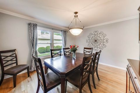 Tiny photo for 2608 N Wilshire Lane, Arlington Heights, IL 60004 (MLS # 12472754)