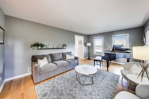 Tiny photo for 2608 N Wilshire Lane, Arlington Heights, IL 60004 (MLS # 12472754)