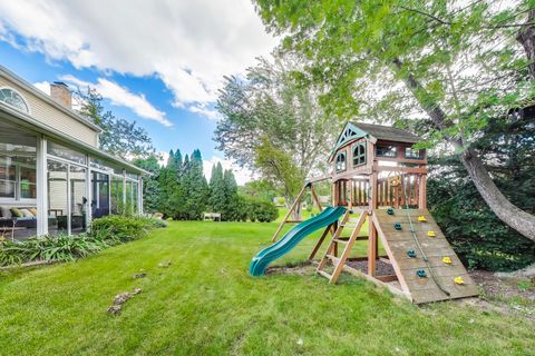 Tiny photo for 2608 N Wilshire Lane, Arlington Heights, IL 60004 (MLS # 12472754)