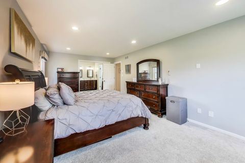 Tiny photo for 2608 N Wilshire Lane, Arlington Heights, IL 60004 (MLS # 12472754)