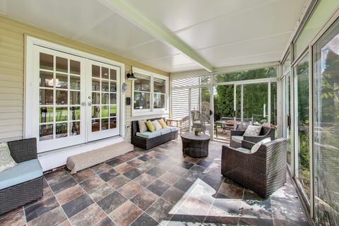 Tiny photo for 2608 N Wilshire Lane, Arlington Heights, IL 60004 (MLS # 12472754)