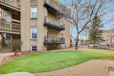 Tiny photo for 1849 W Waveland Avenue #1, Chicago, IL 60613 (MLS # 12547604)