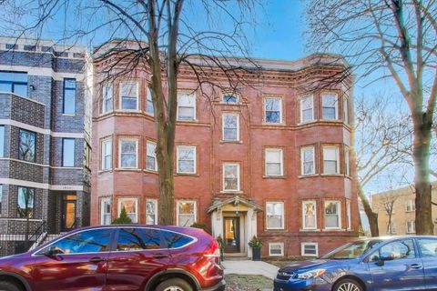 Photo of 1849 W Waveland Avenue #1, Chicago, IL 60613 (MLS # 12547604)