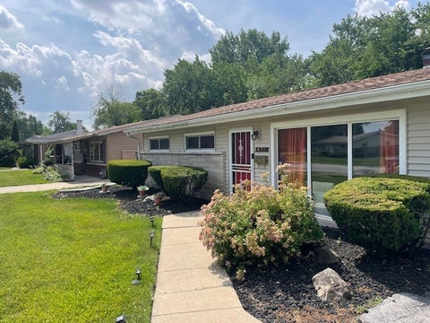 Tiny photo for 671 River Drive, Calumet City, IL 60409 (MLS # 12695117)