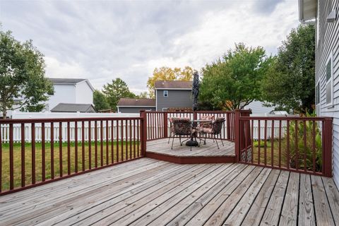 Tiny photo for 7 Melrose Court, Bloomington, IL 61704 (MLS # 12494873)