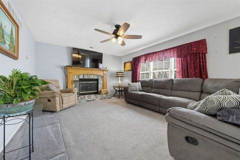 Tiny photo for 7 Melrose Court, Bloomington, IL 61704 (MLS # 12494873)