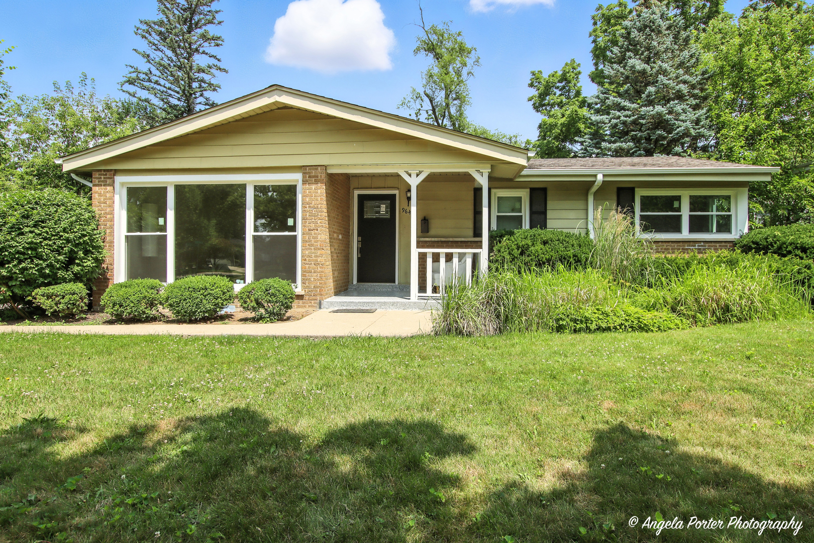 964 Brookside Lane