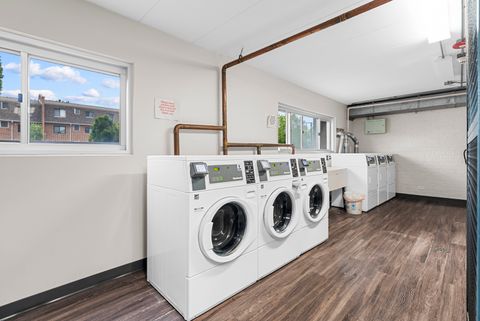 Tiny photo for 3223 W Parkway Drive #1G, Northbrook, IL 60062 (MLS # 12681548)