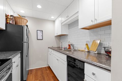 Tiny photo for 3223 W Parkway Drive #1G, Northbrook, IL 60062 (MLS # 12681548)