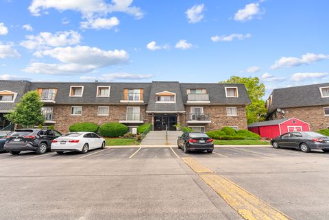 Tiny photo for 3223 W Parkway Drive #1G, Northbrook, IL 60062 (MLS # 12681548)